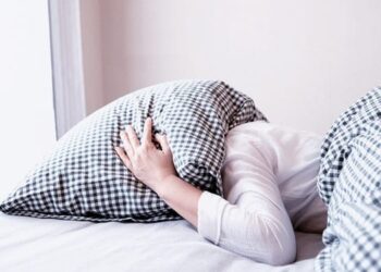 Jak usnout, když nemůžu vypnout hlavu: Stres a spánek