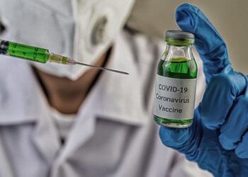 Závod o vakcínu proti SARS-CoV-2