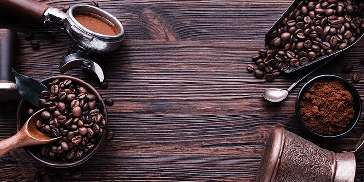 Podcast: Káva, kofein a theobromin – jak je dlouhodobě konzumovat pro co nejlepší užitek?