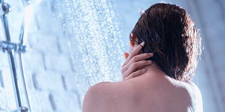 5 důvodů, proč si dávat studenou sprchu